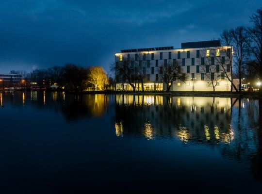 BW Plus Lakeside Hotel