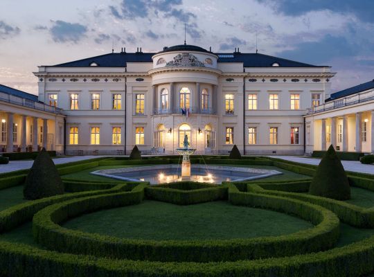 Károlyi - Kastély Hotel & Restaurant